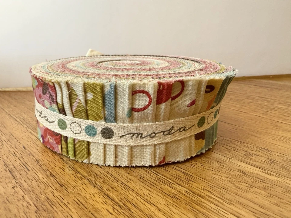 WONDERLAND MoMo Honey Bun Roll Moda QUILT Fabric 32100SR 1-1/2” Wide 40 Pieces - Image 4 of 4