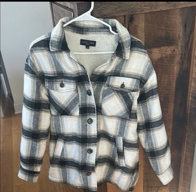 Love Tree Plaid Button-Up Jacket Size M