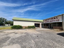 Pine Bluff AR warehouse for sale or lease 16,290 square feet 298,000 or 4k / mo