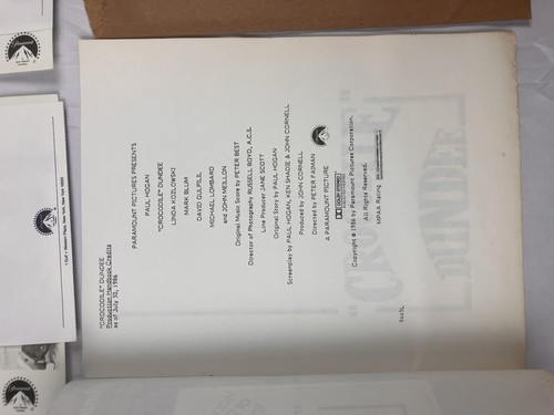 Kit de prensa COCODRILO DUNDEE película 1986 10 fotos folleto de producción - Imagen 9 de 10