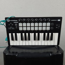 Novation Launchkey Mini MK2 Midi Keyboard Con...