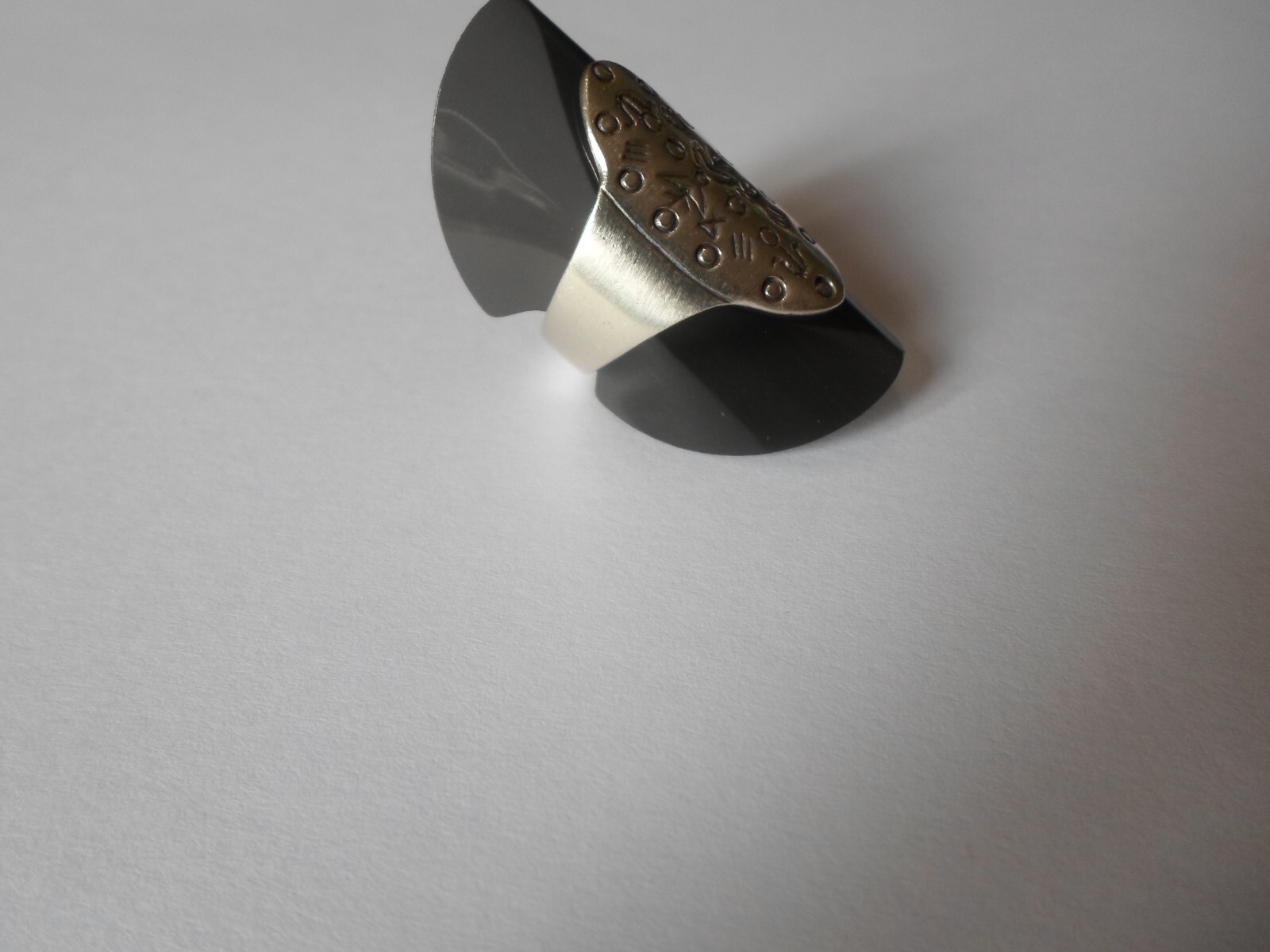 solid silver ring, chiseled oval, size 53 - image 5