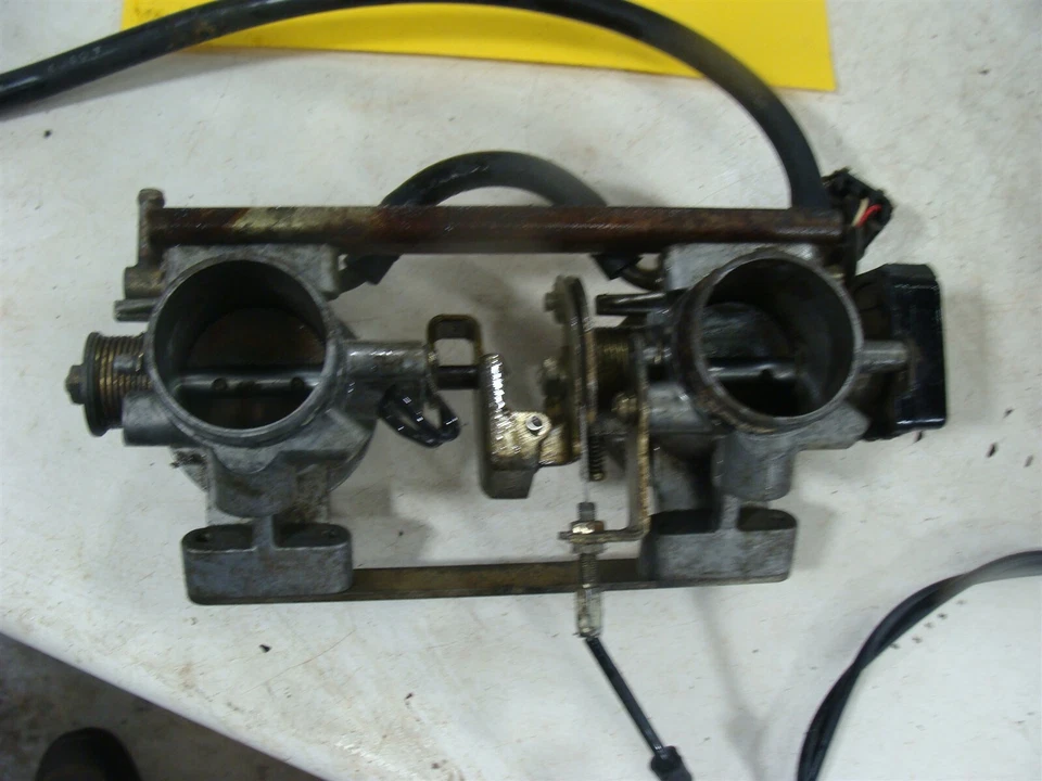 ARCTIC CAT Wildcat 700 EFI 1995 cuerpo del acelerador conjunto de carrocería sin carburador Foto 2 de 4