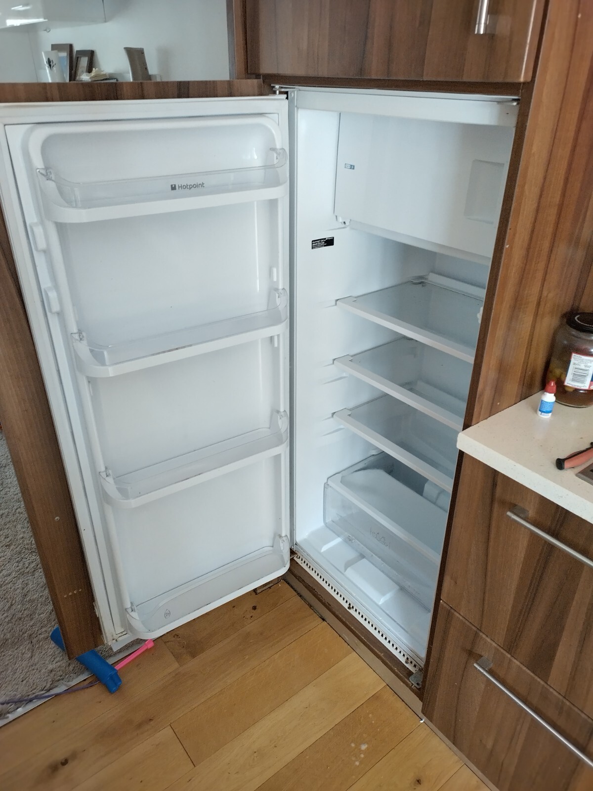 Hotpoint HMCB70301UK Fully Integrated LOW FROST 70/30 Fridge Freezer