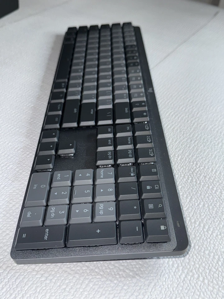 Teclado retroiluminado inalámbrico silencioso táctil mecánico Logitech MX Foto 2 de 4