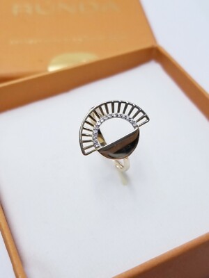 RUNDA 10K SOLID GOLD SUNRISE Lab-Created DIAMOND RING sz 6.5 - 1.4 grams TW