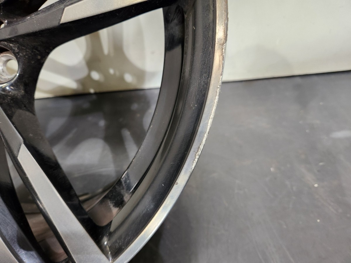 BMW F82M4 ひじ掛け純正品 BMW F82M4 ひじ掛け純正品 15-20 OEM BMW F80 F82 M2 M4 Rear