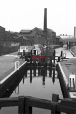 PHOTO  1973 OFFICE LOCK NO 2 LEEDS ON THE LEEDS AND LIVERPOOL CANAL THE LAST BUT