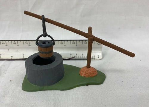 Marx Playset Small Stone Well with Wood Dipper Bucket - Picture 4 of 11
