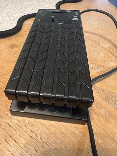 Roland EV-5 Expression Volume Pedal Used, Owed, And Signed By Steve Vai - Picture 8 of 10