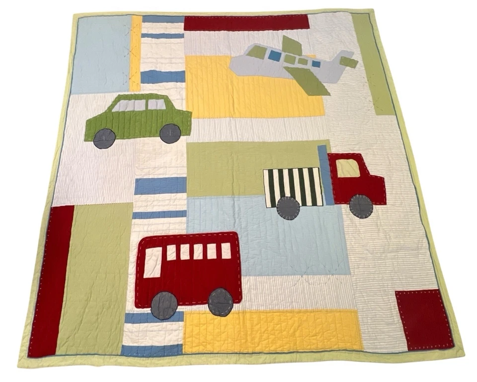 Edredón completo/ropa de cama reina Pottery Barn Kids “Oscar” vehículos 87 X 83” retazos Foto 3 de 4