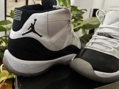 Air Jordan Retro 11 Concords (GS) 5.5Y