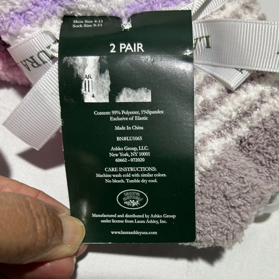 Laura Ashley 2 pares de calcetines difusos a rayas a lunares con agarre para mujer Foto 2 de 4