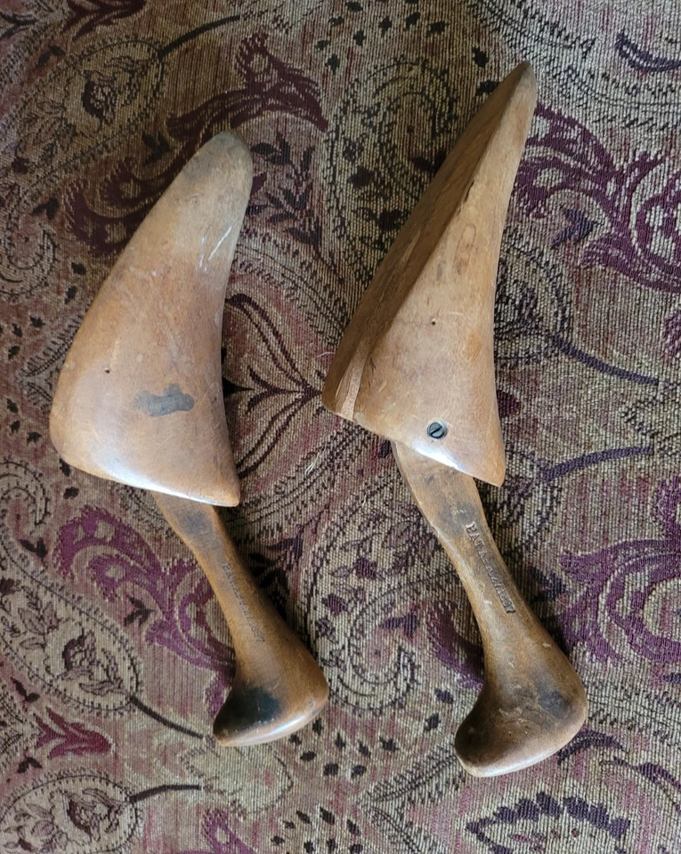 2 pares de formas de camilla de árbol de zapatos de madera vintage USO o EXHIBICIÓN ANTIGUA Pat.1897 Foto 4 de 4