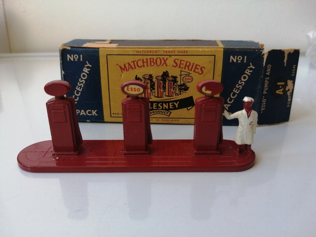 マッチボックス　レズニー　ESSO（エッソ） MATCHBOX Accessory Pack no 1.Missing the Esso sign.Made by
