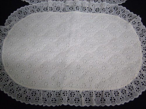 Vintage 2 Set Eyelet & Lace Oval Placemats 18"x12.5" Granny Country Core - Picture 2 of 3