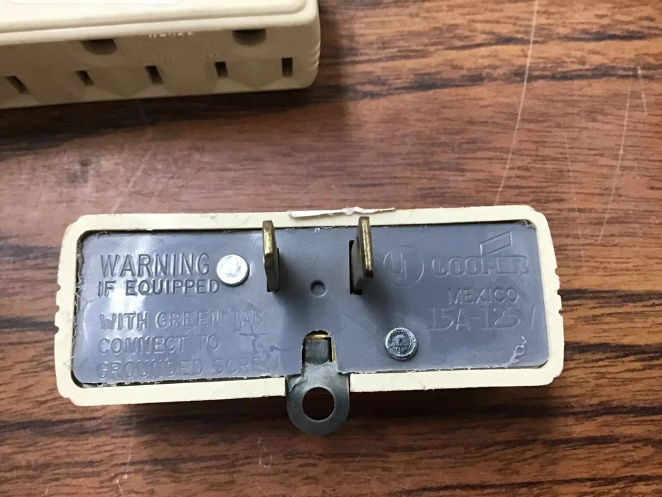 (14-PCS) 1219V Enchufe Adaptador de Salida 3 Enchufes Marfil con Montaje a Tierra (TA6MS) U Foto 3 de 4