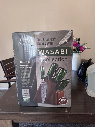 Senken Knives, Wasabi collection 16-piece professional chef knife set with block