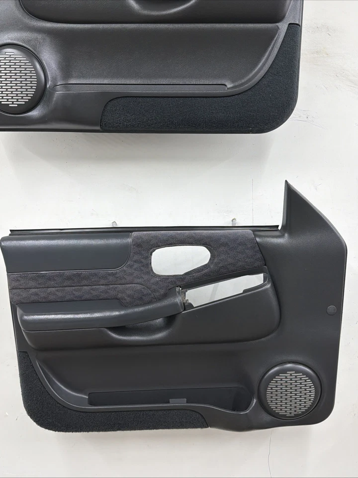 98-04 Chevy Blazer S-10 GMC Sonoma Jimmy Juego de paneles de puerta manual OEM grafito bonito Foto 2 de 4