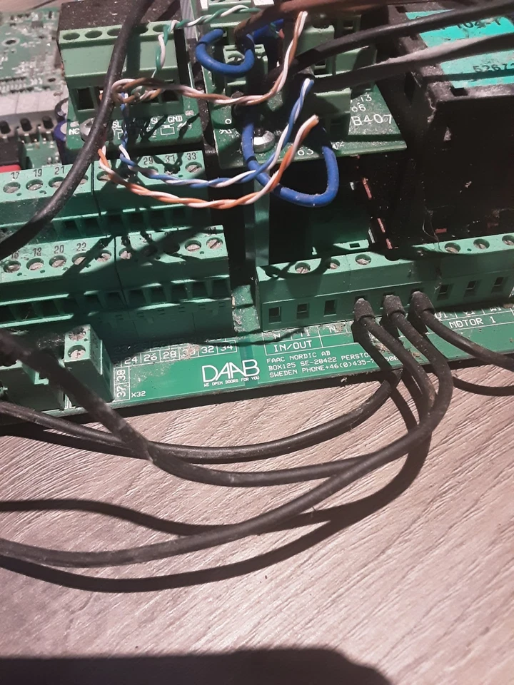 electric swing gate openers a - Image 2 of 4