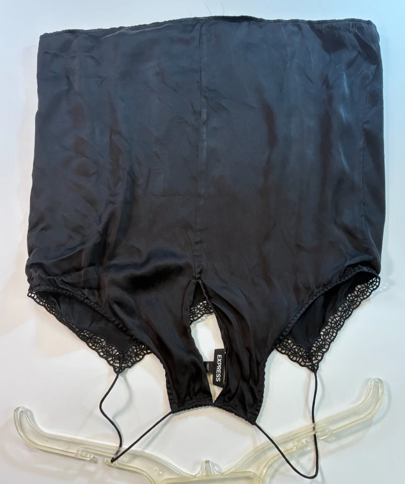 EXPRESS Negro SHORTO BABYDOLL Seda TEDDY TOP Brillante XL Halter Correa Festival LEER Foto 3 de 4