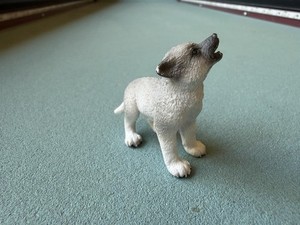 Schleich Howling Grey Wolf Pup Figure 2018 Wild Dog Puppy Canine Figurine Toy