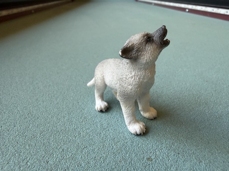 Schleich Howling Grey Wolf Pup Figure 2018 Wild Dog Puppy Canine Figurine Toy