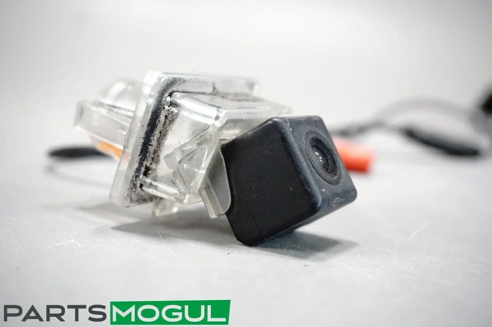 2007-2014 Mercedes Benz C180 C200 C230 C250 C280 Car Rear View Backup Camera OEM - Image 3 of 4