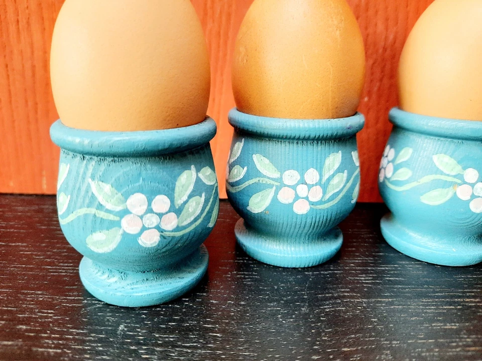 Swedish blue floral painted egg cups - Image 4 of 4