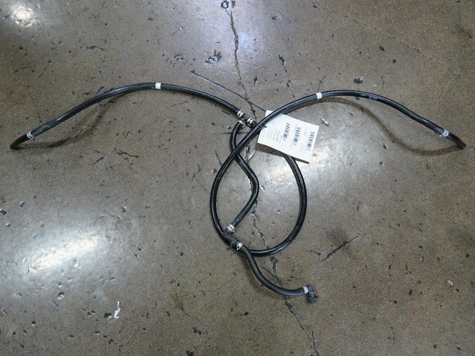 Ferrari 458 Italia, Spider, шланг омывателя фар, б/у, P/N 82534900 - Изображение 2 из 4