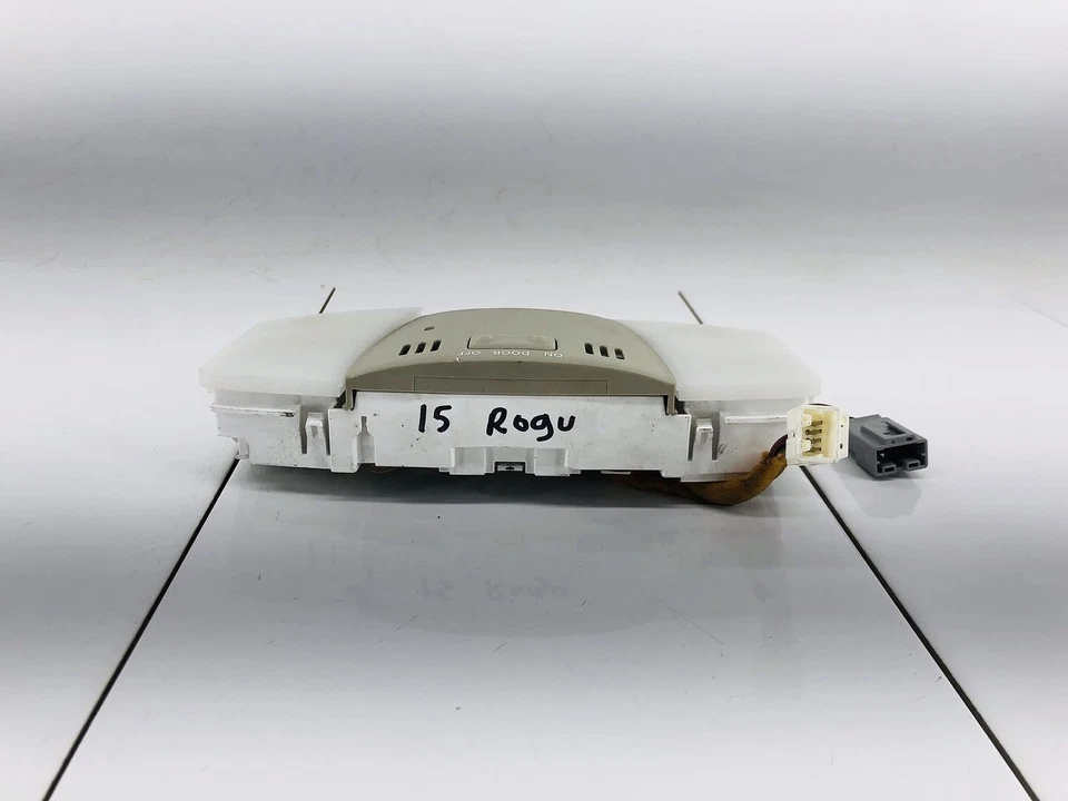 08-15 NISSAN ROGUE DELANTERA SUPERIOR CONSOLA SUPERIOR TECHO DOMO LUZ LÁMPARA OEM Foto 4 de 4