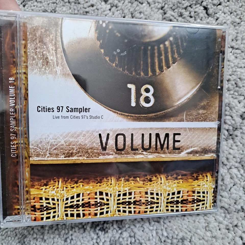 Cities 97 Sampler 18 Live from Studio C New/Sealed Fray Bonnie Raitt KT Tunstall Foto 2 de 4