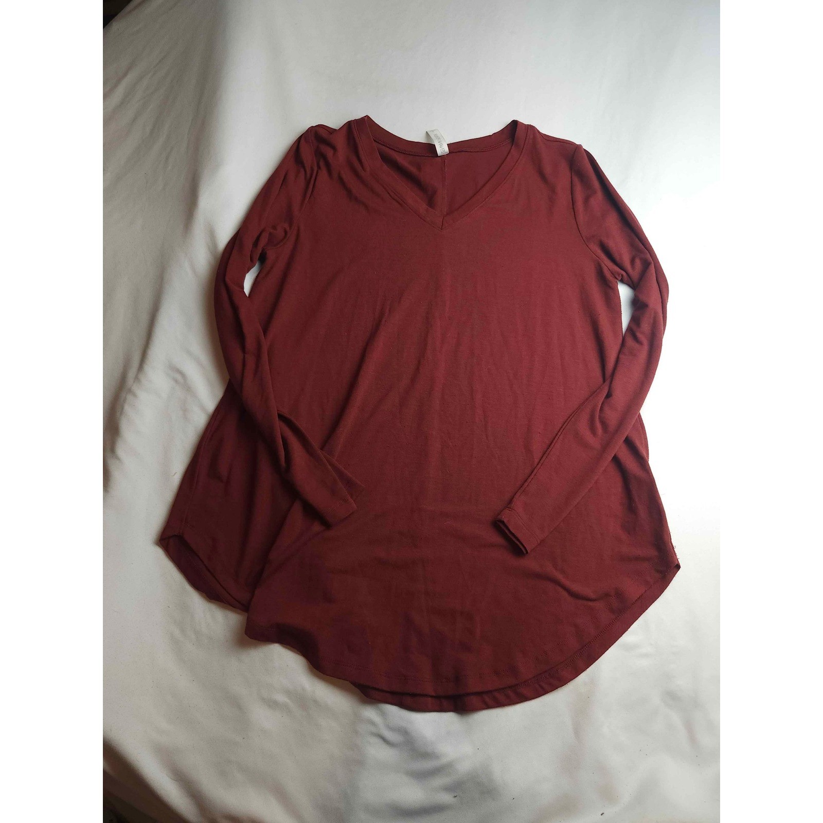 Zenana Premium Womens Burgundy V-Neck Long Sleeve High Low Tunic Top Large