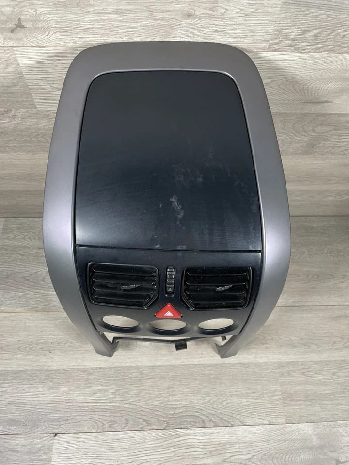 2004-2006 Pontiac GTO Front Dash Radio & A/C Surround Bezel Trim HAS A CRACK - Image 3 of 4