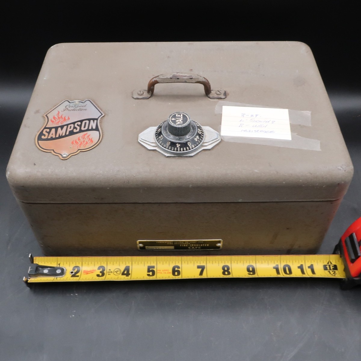 1960's　ヴィンテージ　ファイバー　アイアン　キャリー　ボックス　配達箱 s-l1200.jpg