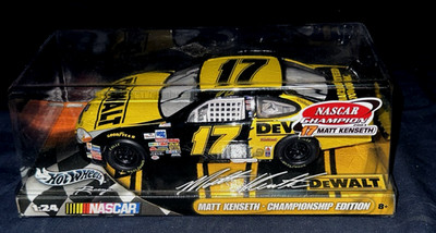 Nascar Matt kenseth #17 Hot Wheels 2004 DeWalt Stock Car 1:24 New