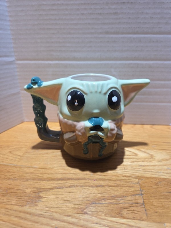 Star Wars Mandalorian Child Baby Yoda Sculpted Ceramic Mug Lucas Film Ltd New