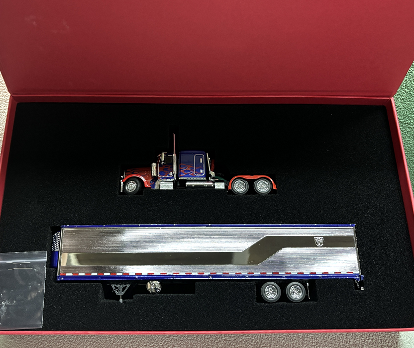 596モデル1/64 OPTIMUS PRIME トラク　LIMITED 596 Model 1:64 Peterbilt Optimus Prime Truck 2025 HEC Limited