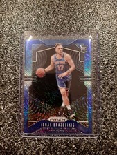 2019-20 Panini Prizm FOTL Ignas Brazdeikis Blue Shimmer RC SP Knicks