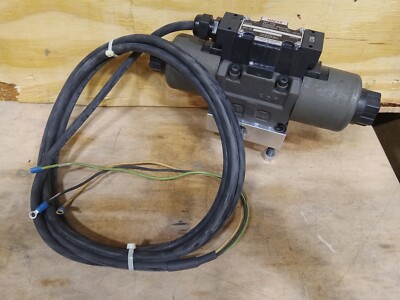 Nachi SS-G03-C6-R-D1-E21 wet type 4 way Directional Control Valve