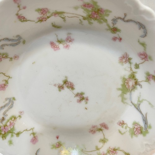 Vintage Hutschenreuther Gelb Floral Pink and Green Embossed Bowl Bavaria 5.25" - Picture 2 of 5