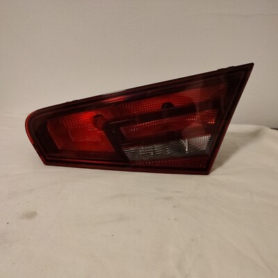 Audi A3 8V Bj. 2014 original Heckleuchte Rückleuchte innen rechts 01S 8V3945094