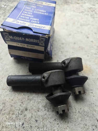 2 MCQUAY NORRIS ES166L TIE ROD END 1941-54 Chrysler Desoto - Picture 1 of 2