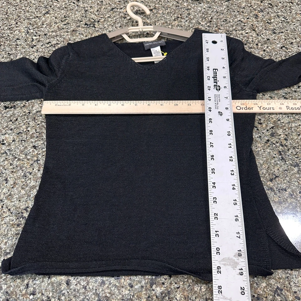 Top Sarah Arizona de Colección Talla Pequeña Negro Cuello en V Manga Larga Ligero Minimalista Foto 4 de 4