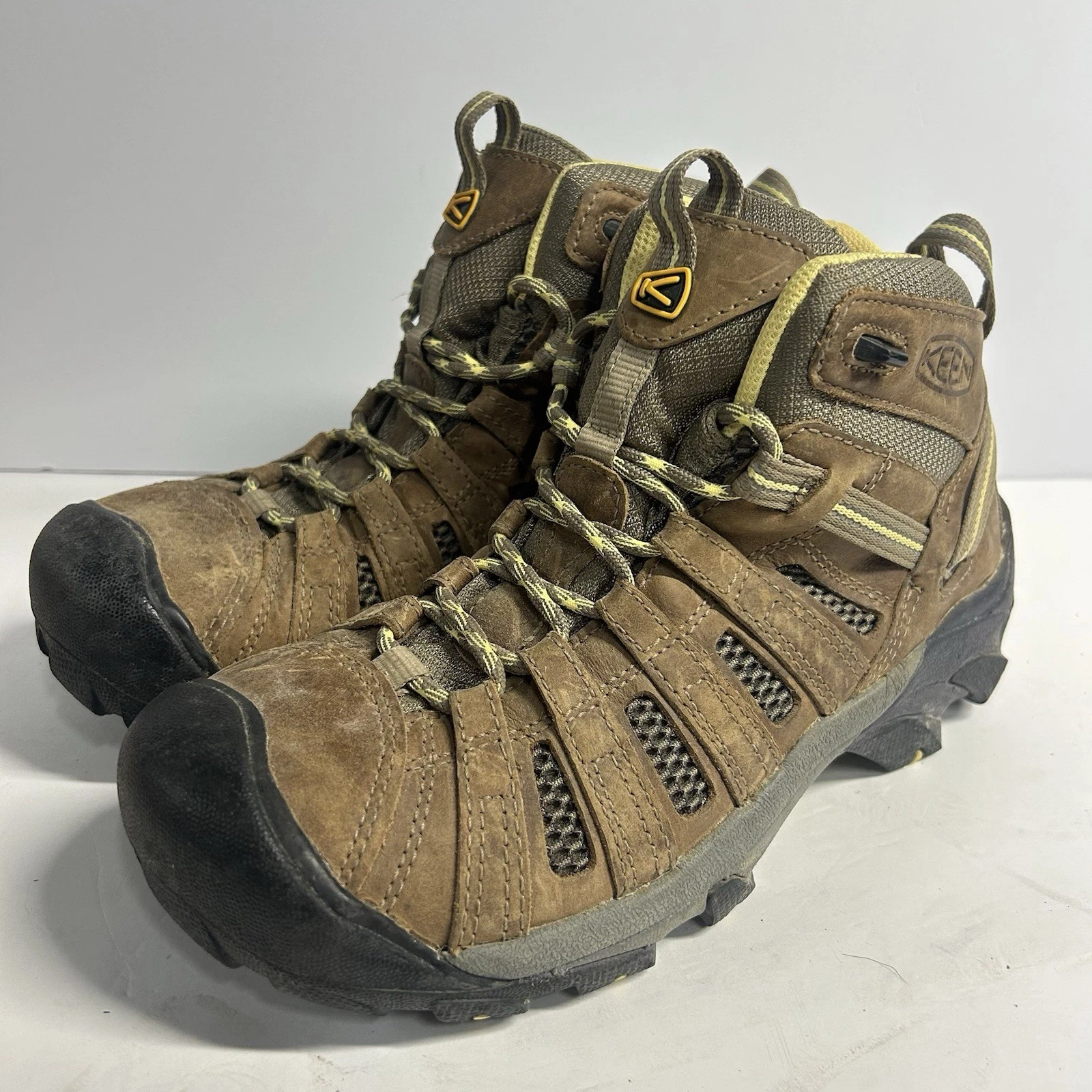 KEEN Voyageur Mid Hiking Trail Boots Women’s 9.5 Brindle Durable Comfort Shoes