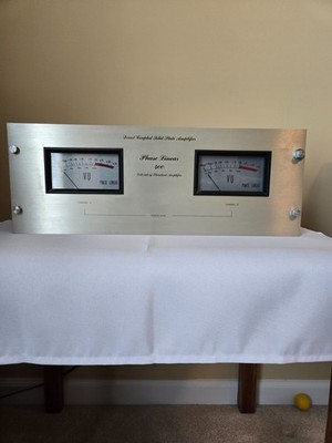 Phase Linear 400 Amplifier.  Clean. works.