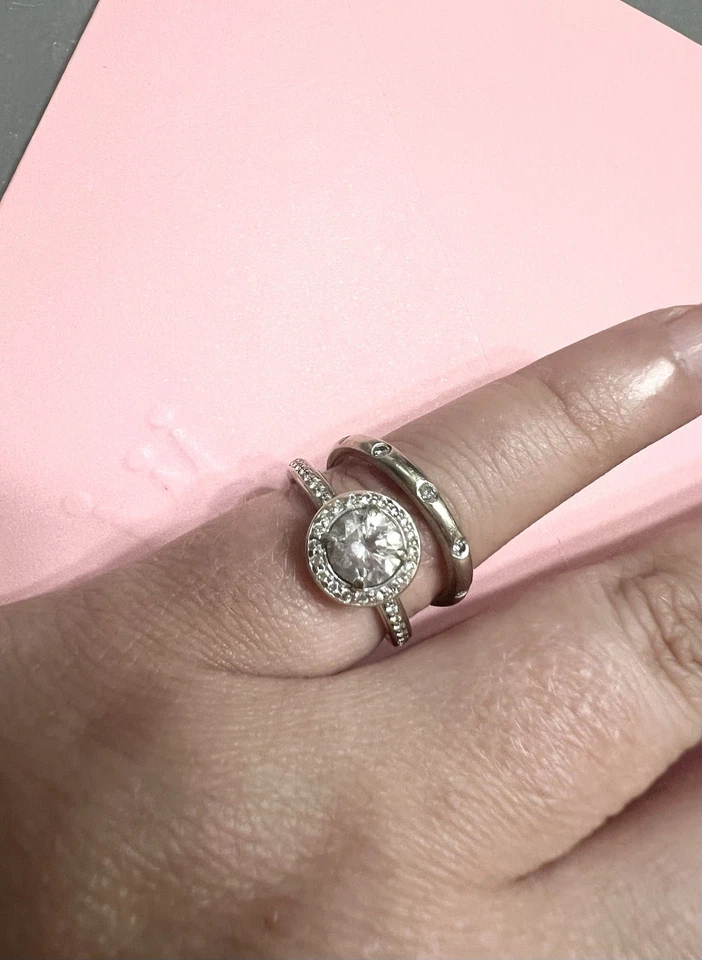 Anillo de compromiso Foto 2 de 4