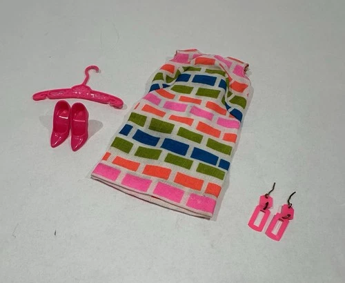 Vintage Barbie Doll #1686 Print A Plenty Dress, Shoes, hanger and earrings