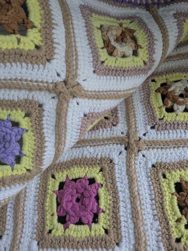 Hand Knit Floral Granny Square Lap Throw Blanket Pastel Colors Superior Quality - Picture 8 of 8