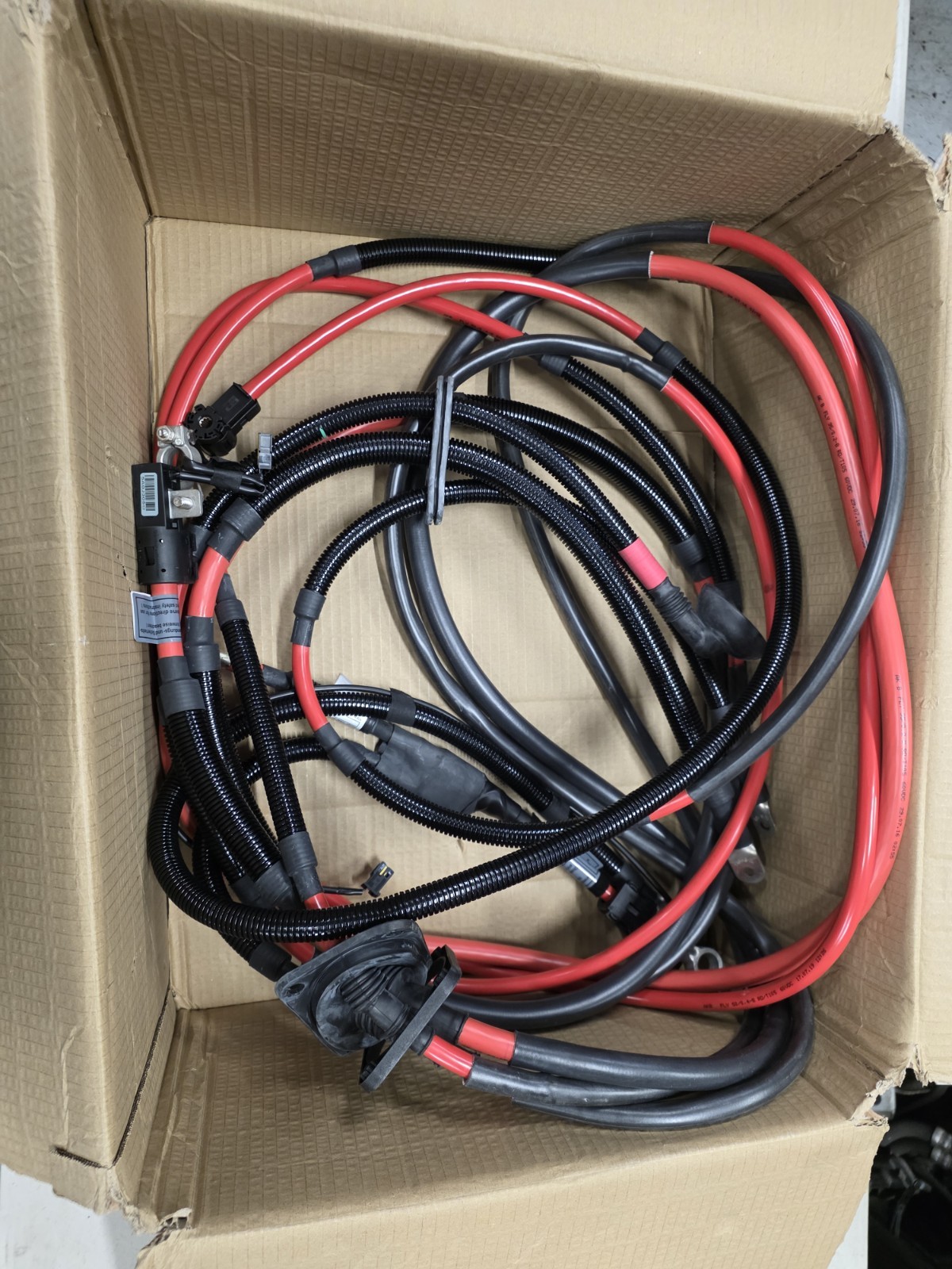 2004-2012 Rolls-Royce Phantom Positive Battery Cable Assembly 61120022209 OEM